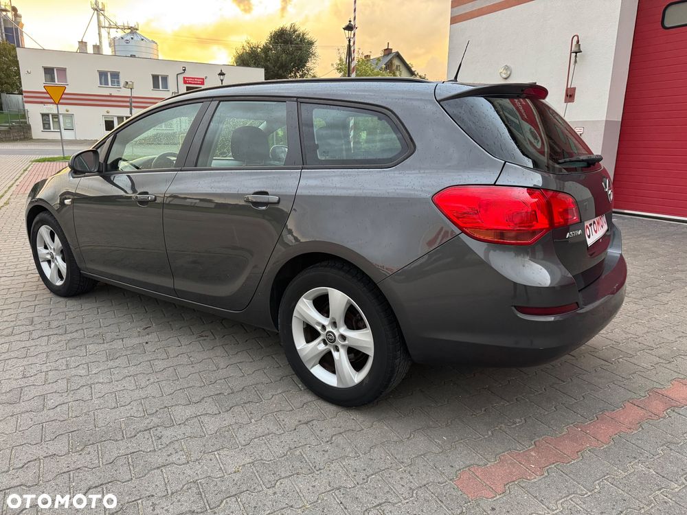Opel Astra III 1.7 CDTI EcoFLEX - 4