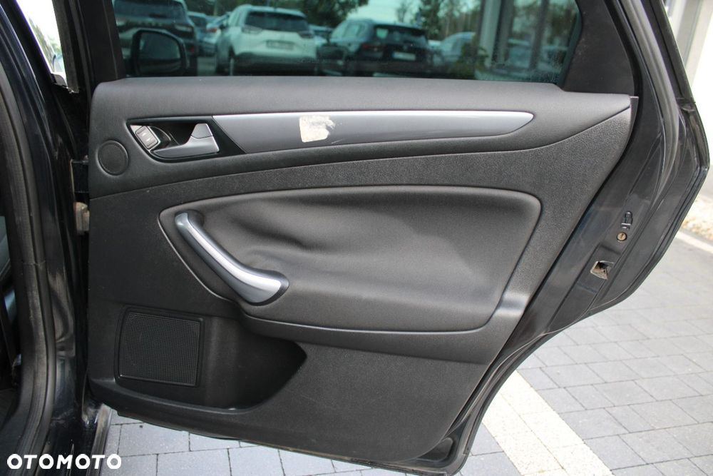 Ford Mondeo - 22