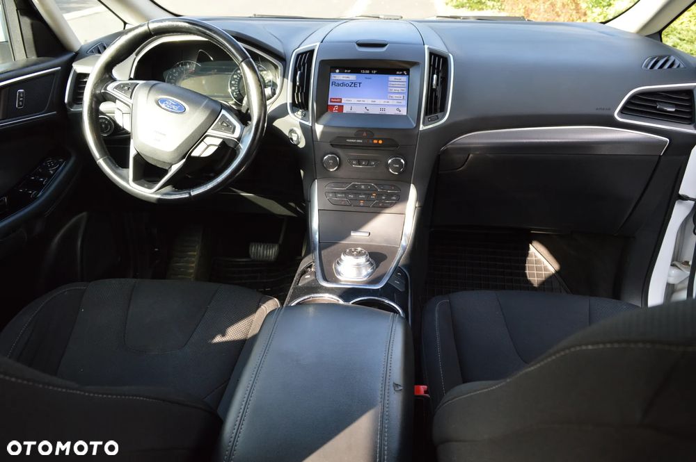 Ford S-Max - 16