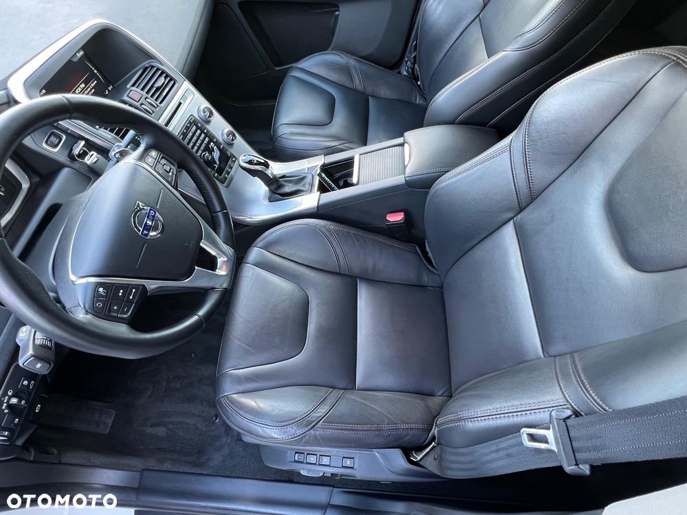 Volvo XC 60 D4 AWD Geartronic Summum - 17