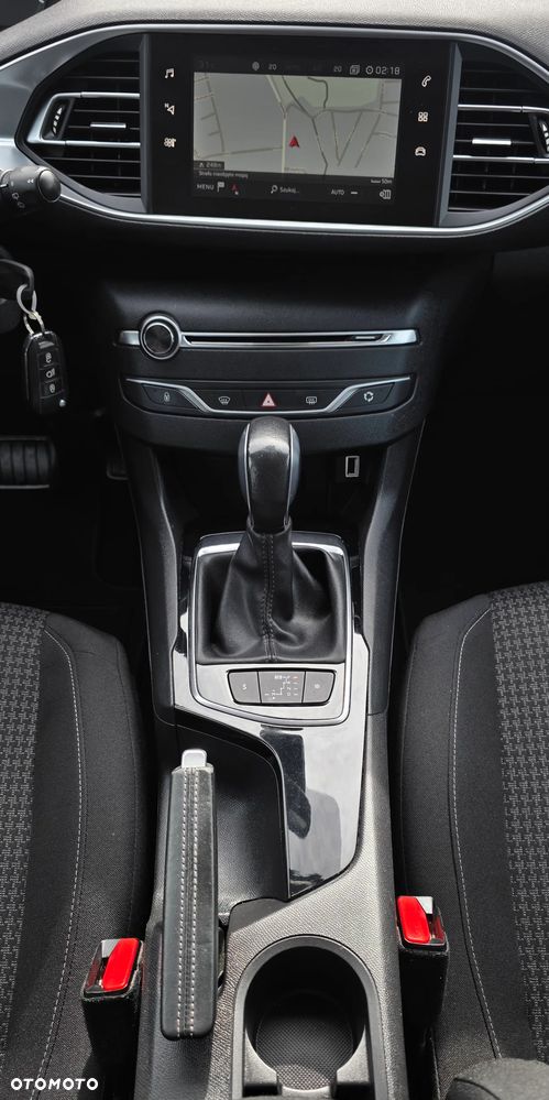 Peugeot 308 1.2 PureTech GPF Active S&S EAT8 - 19