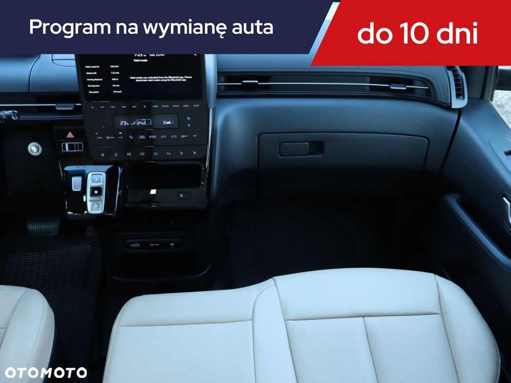 Hyundai Staria - 10