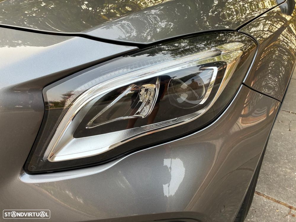 Mercedes-Benz GLA 250 4Matic 7G-DCT Style - 24