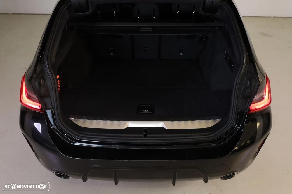 BMW 330 e Pack Desportivo M Auto - 24