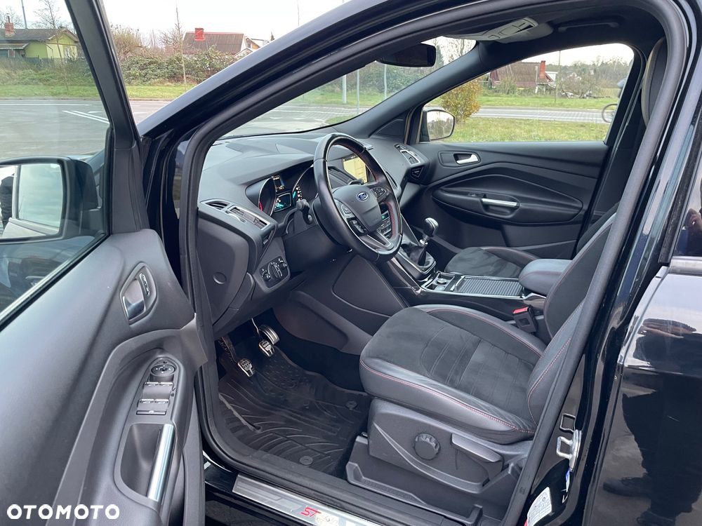 Ford Kuga 1.5 EcoBoost 2x4 ST-Line - 12