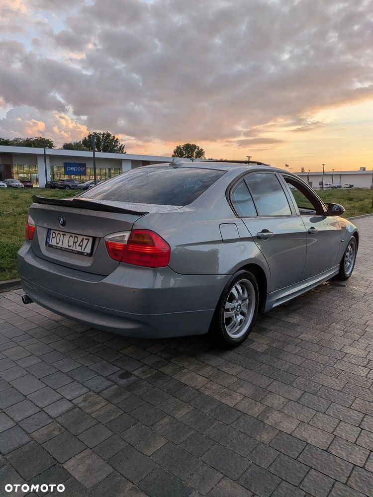 BMW Seria 3 320i - 7