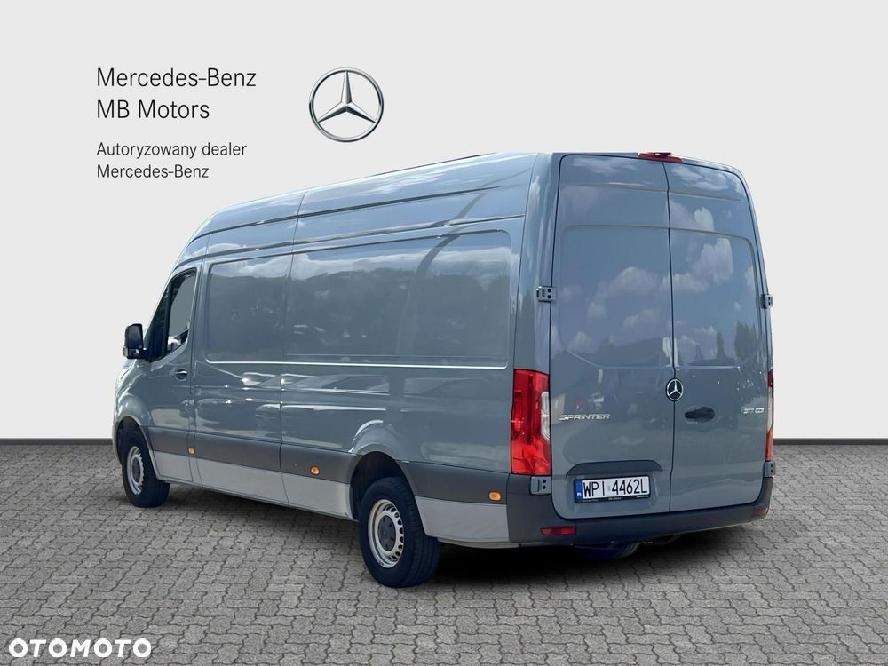 Mercedes-Benz Sprinter - 4