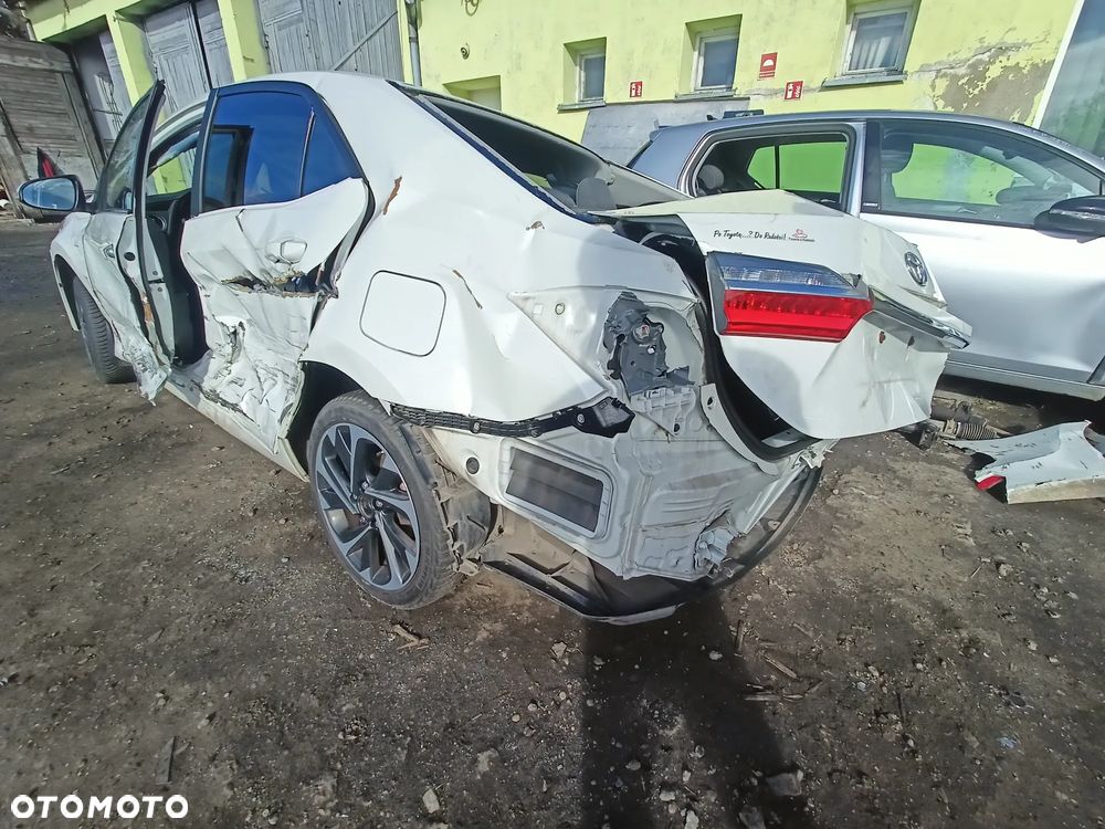 Toyota Corolla E16 Lift 2018r 1.6 16V - 6