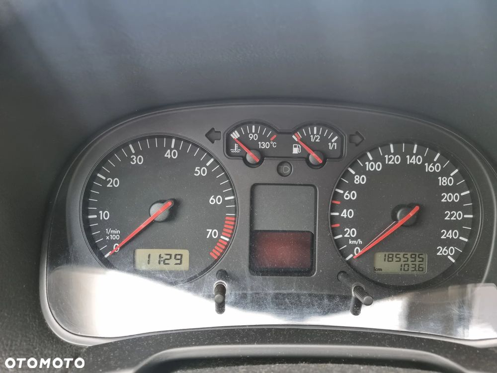 Volkswagen Golf 1.6 Comfortline - 3