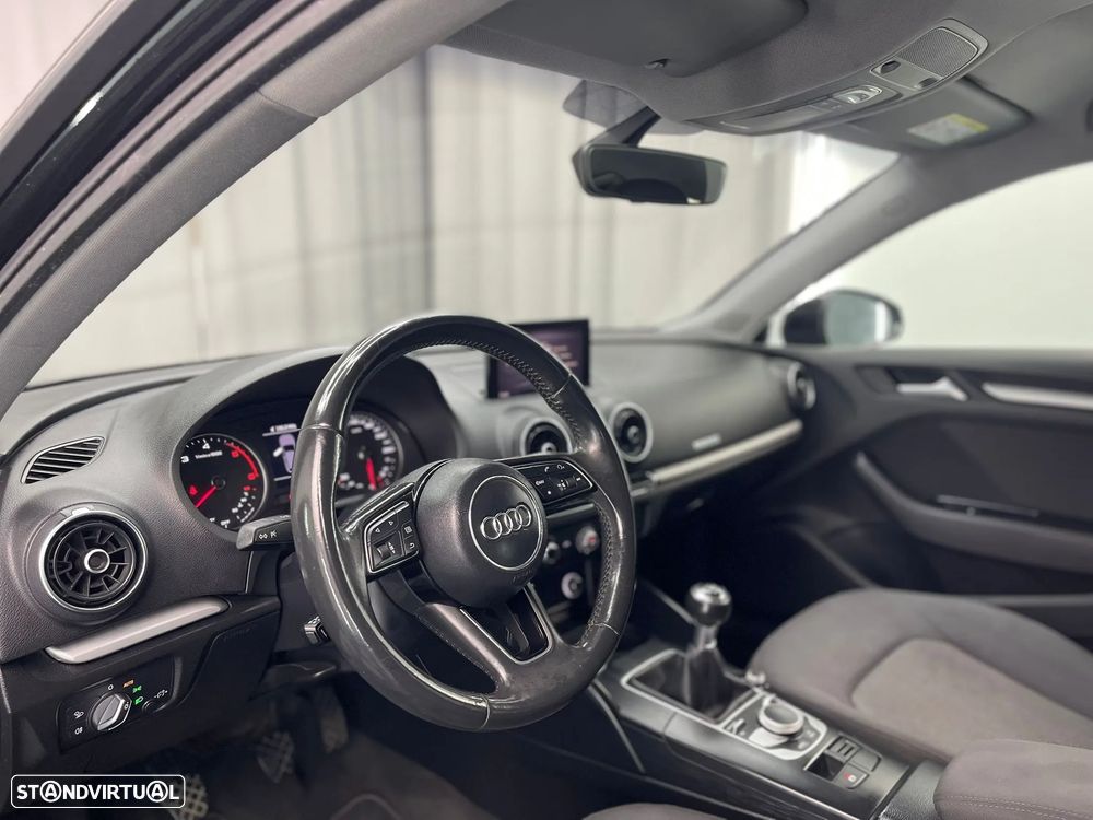 Audi A3 Sportback 1.6 TDI Design - 17