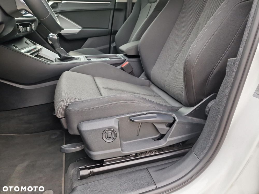 Audi Q3 Sportback - 12