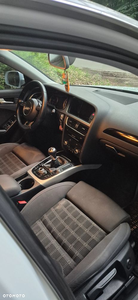 Audi A4 Avant 2.0 TDI DPF Ambiente - 9