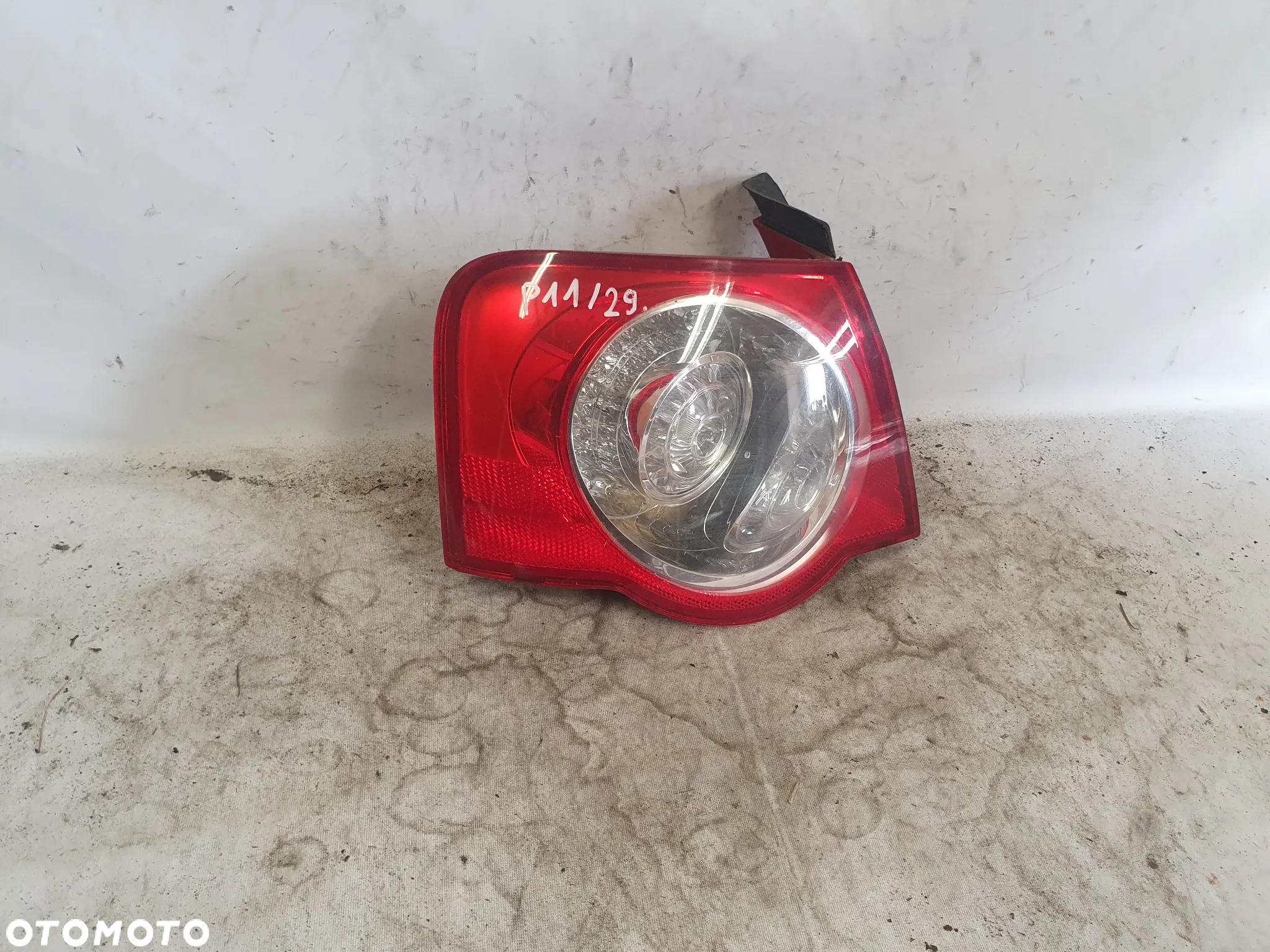 * LAMPA TYLNA PRAWA TYŁ PRAWO VOLKSWAGEN PASSAT B6 LED SEDAN - 3