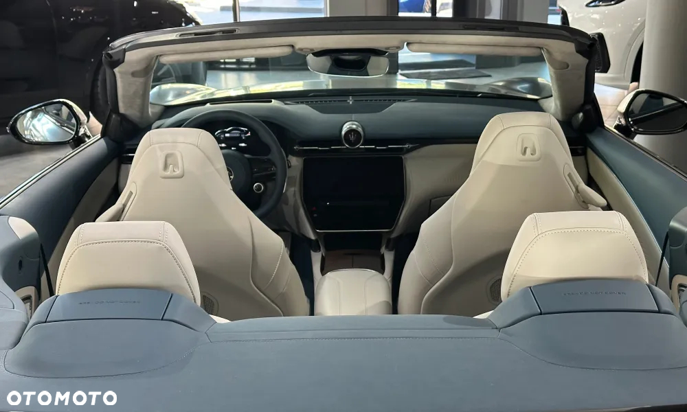 Maserati GranCabrio - 17