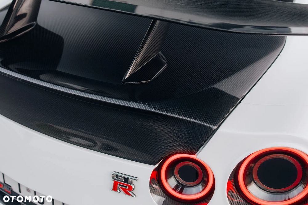 Nissan GT-R - 17