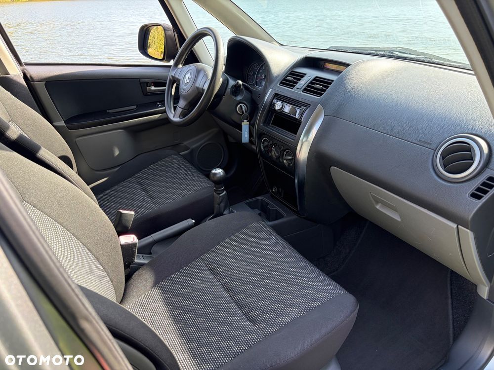 Suzuki SX4 - 12