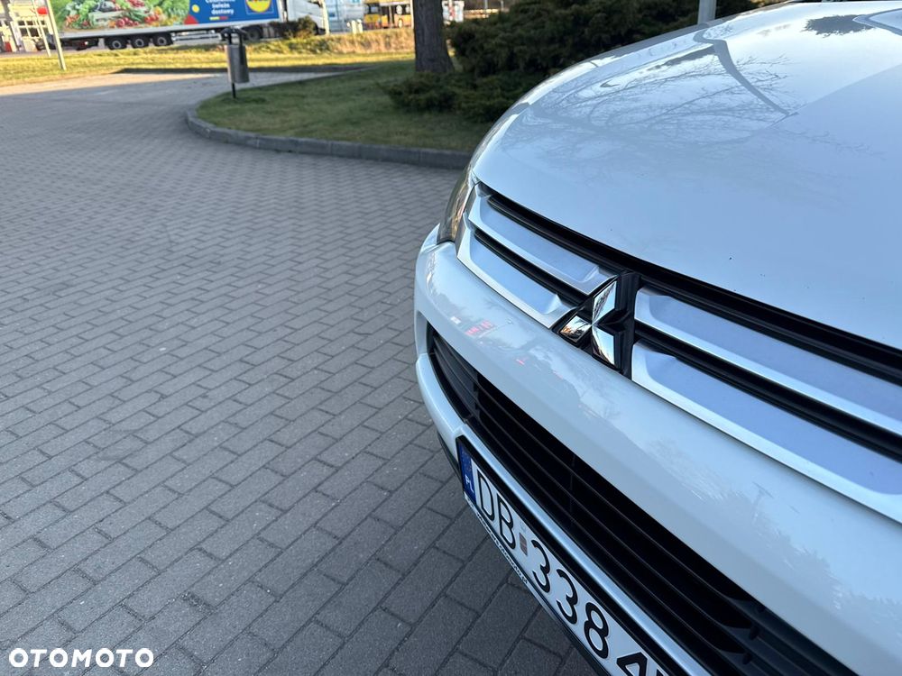 Mitsubishi Outlander 2.0 2WD Invite - 31