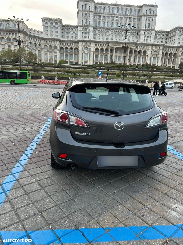 Mazda 323 - 8