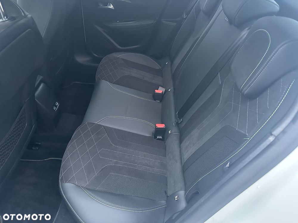 Peugeot 208 PureTech 130 EAT8 GT Pack - 16