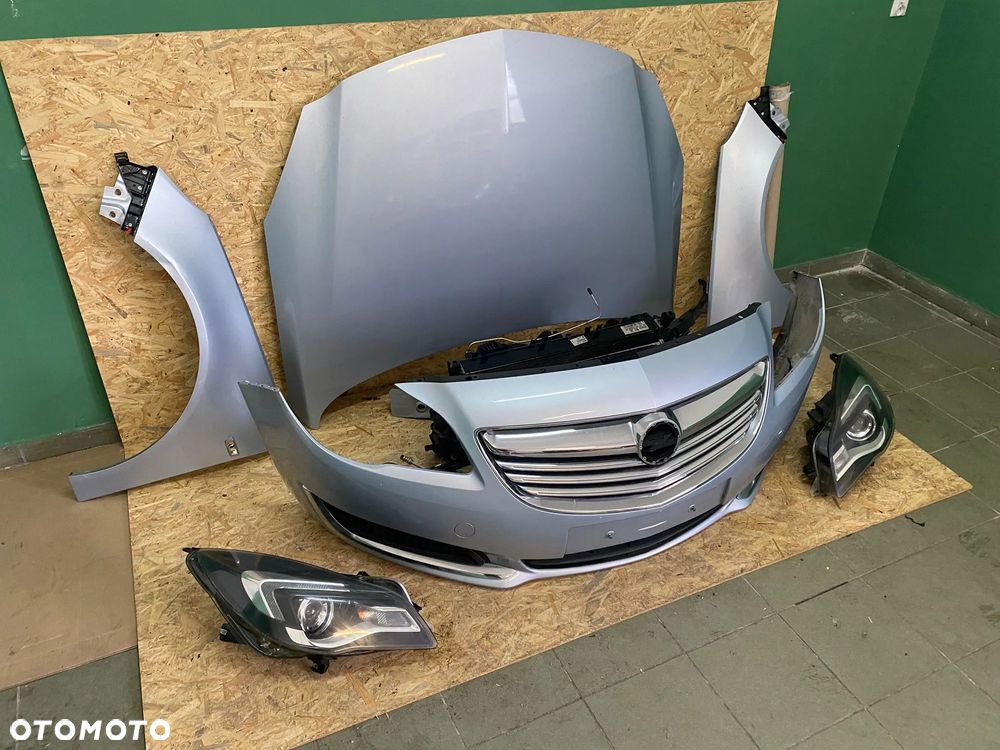 Opel insignia  lift  Kolor  Lampy Maska Blotniki  Kompletny pas Lampy - 2
