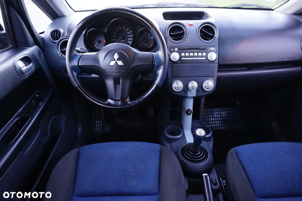 Mitsubishi Colt - 5