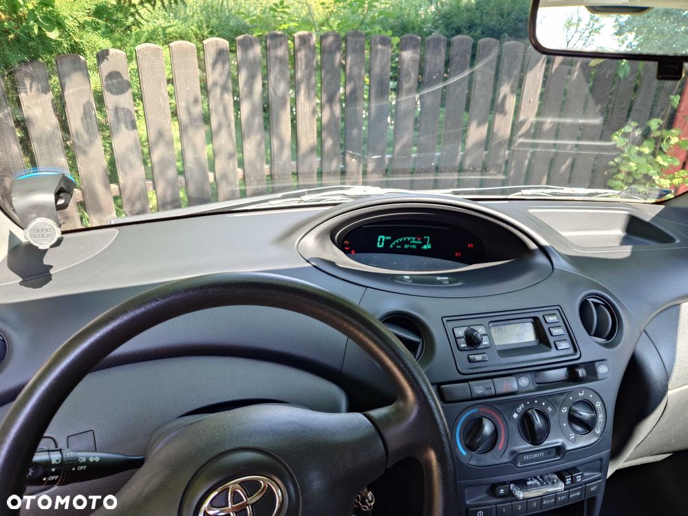 Toyota Yaris - 8