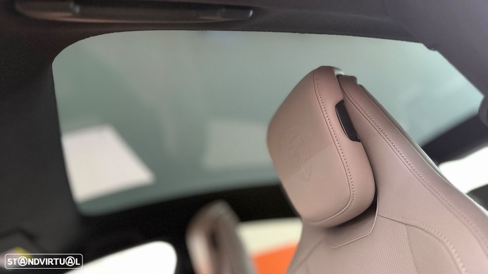 Porsche Taycan Bateria Performance Plus - 22