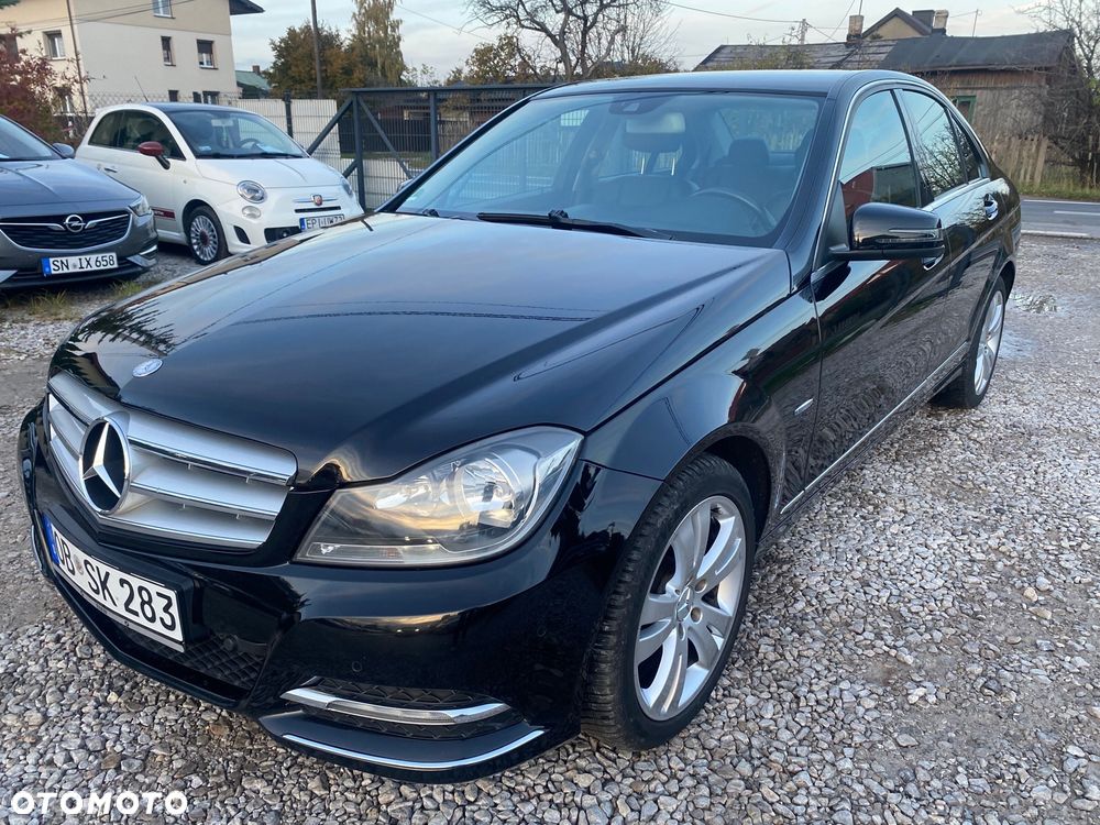 Mercedes-Benz Klasa C 180 CGI BlueEFFICIENCY Avantgarde - 8