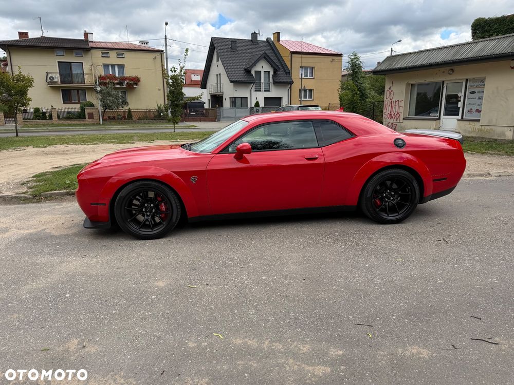 Dodge Challenger - 11