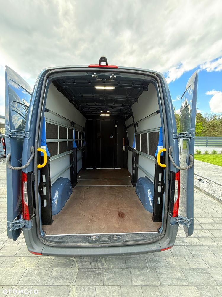 Mercedes-Benz Sprinter - 9
