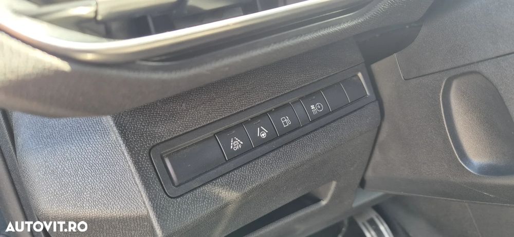 Peugeot 3008 225 e-EAT8 GT - 13