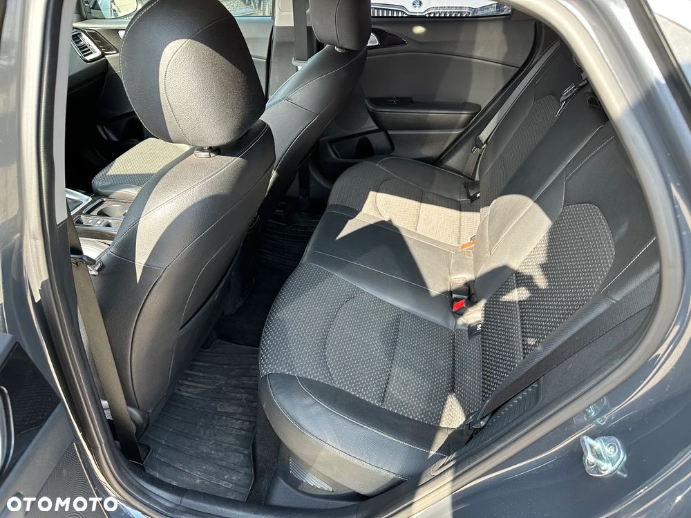 Kia XCeed - 20