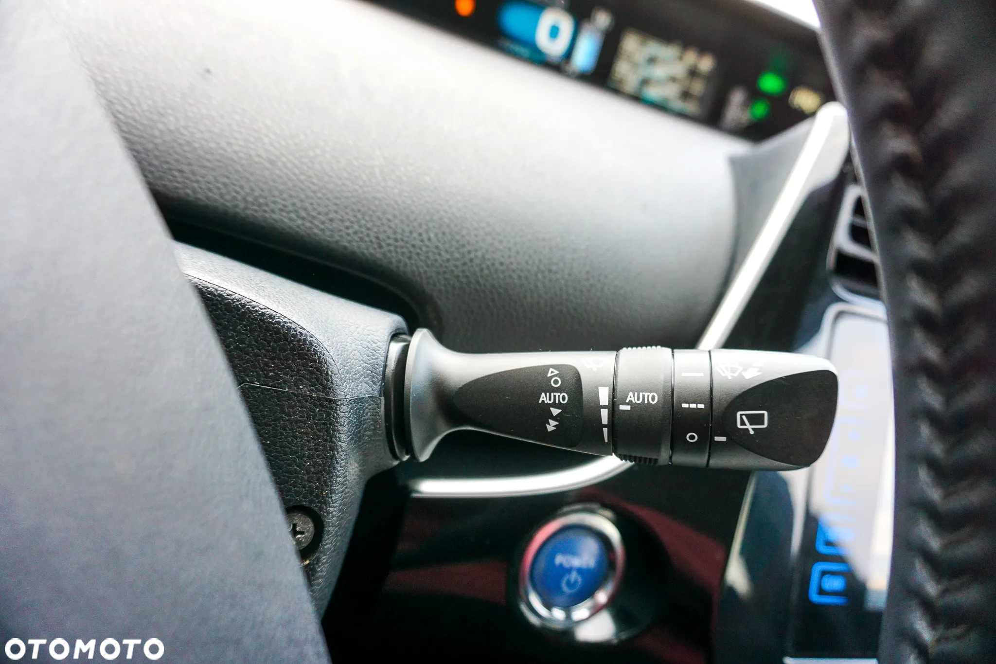 Toyota Prius 1.8 Hybrid Executive - 32