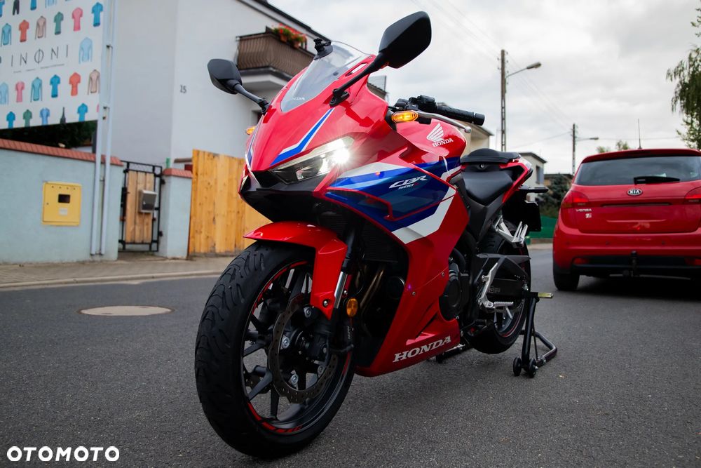 Honda CBR - 25