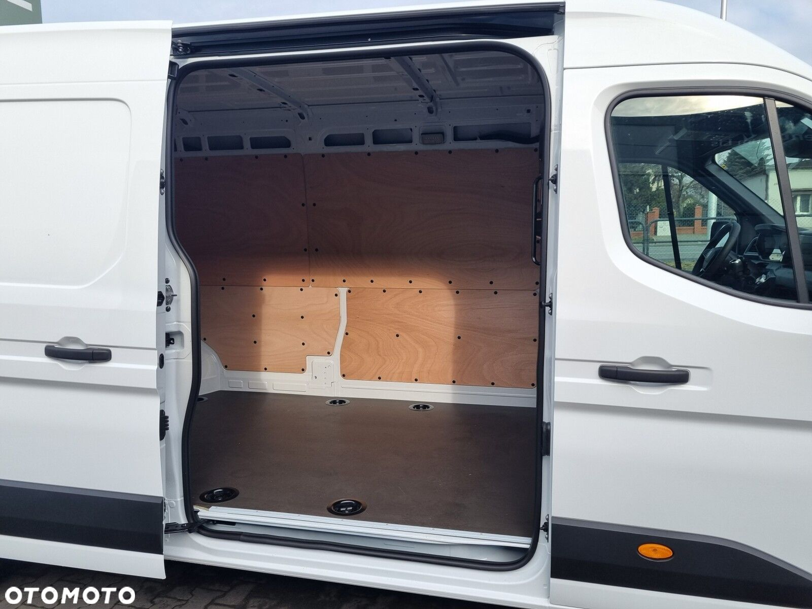 Renault Master Renault Nowy Master Furgon FWD EXTRA 3,5T L3H2 2.0dCi 150KM MT6 - 7