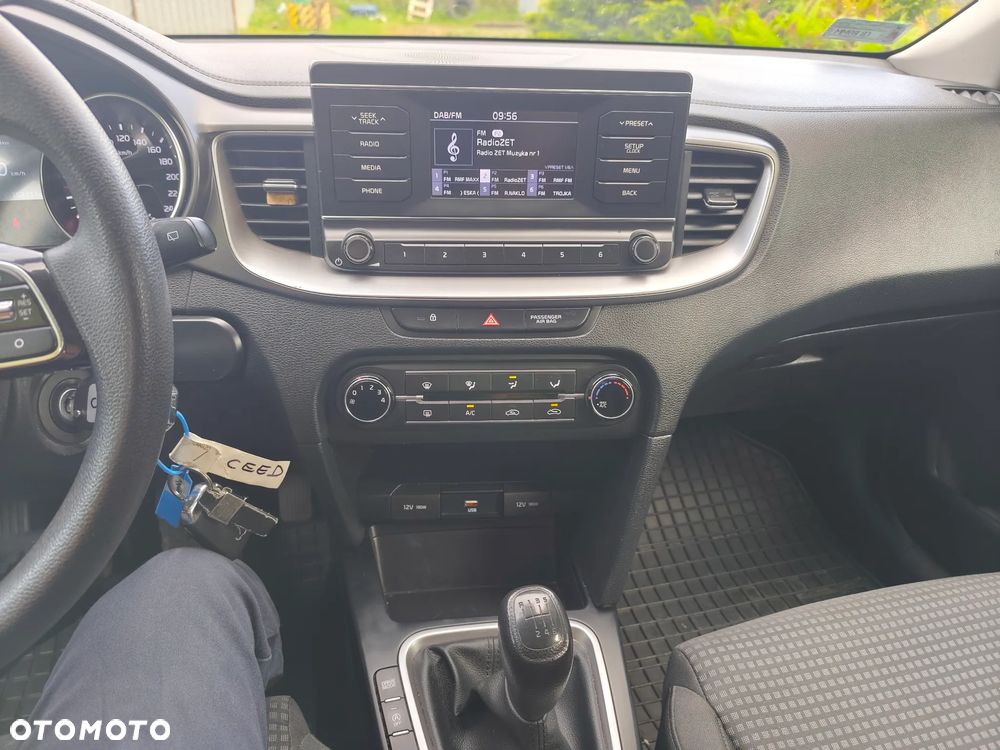 Kia Ceed 1.6 CRDi SCR L Business Line - 17