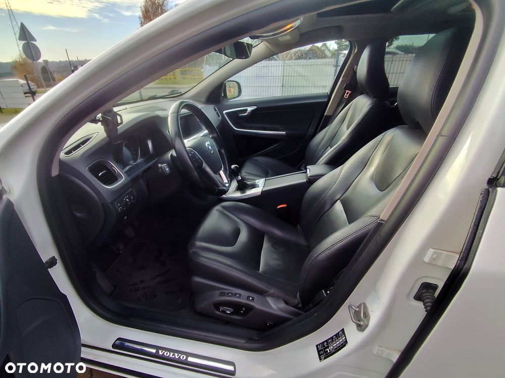 Volvo V60 D4 Momentum - 7