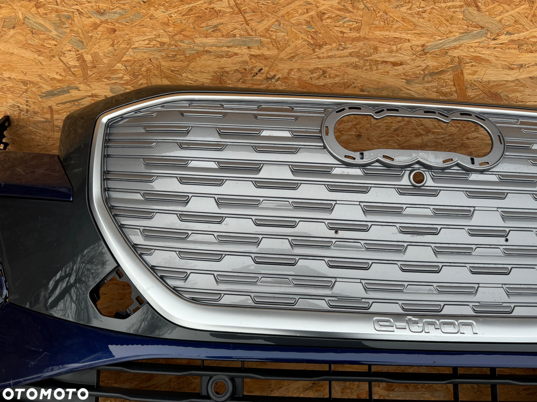 ZDERZAK PRZÓD PRZEDNI AUDI Q4 E-TRON GRILL RAMKA LISTWA NAROŻNIK PRAWY LEWY SPOILER DÓŁ KRATKA  89A807725A 89A807438 89A807437 89A807061A 89A807683 89A807733 89A853653A ORYGINAŁ - 7