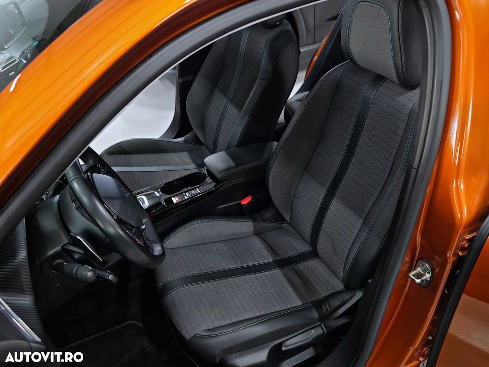 Peugeot 2008 PureTech 130 EAT8 Allure Pack - 8