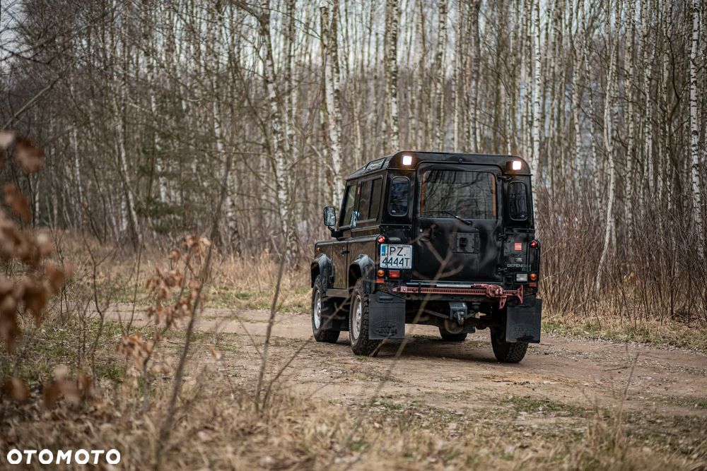 Land Rover Defender - 7