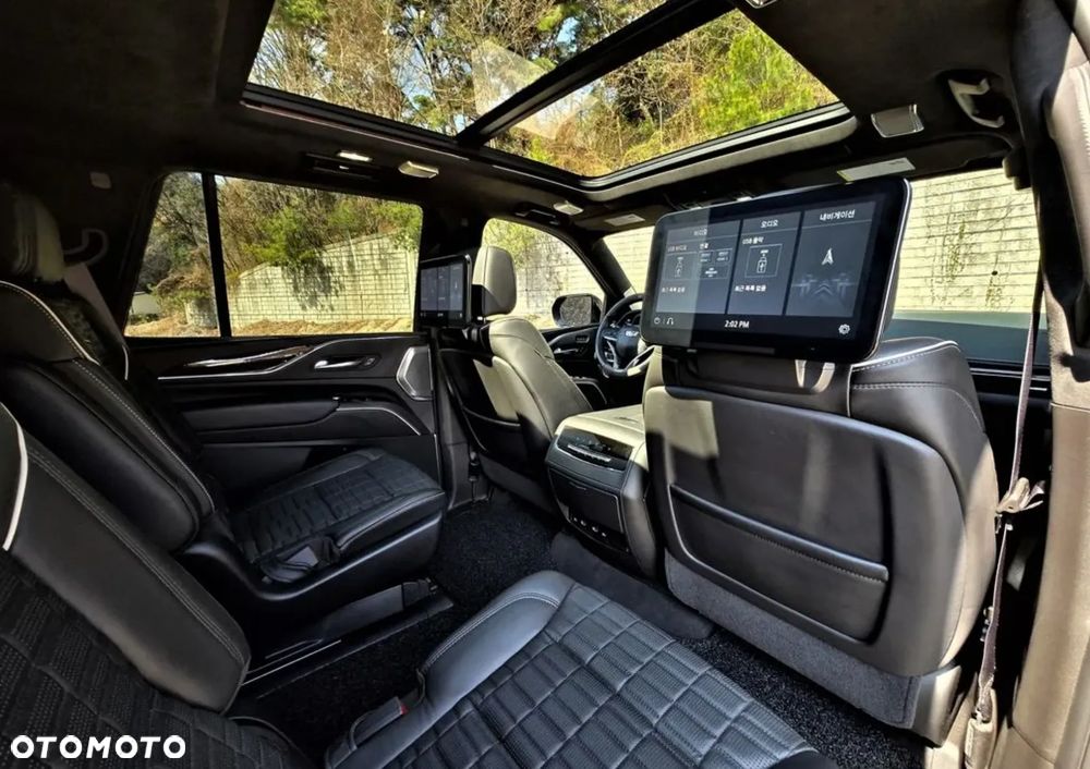 Cadillac Escalade 6.2 V8 AWD AT Premium - 16