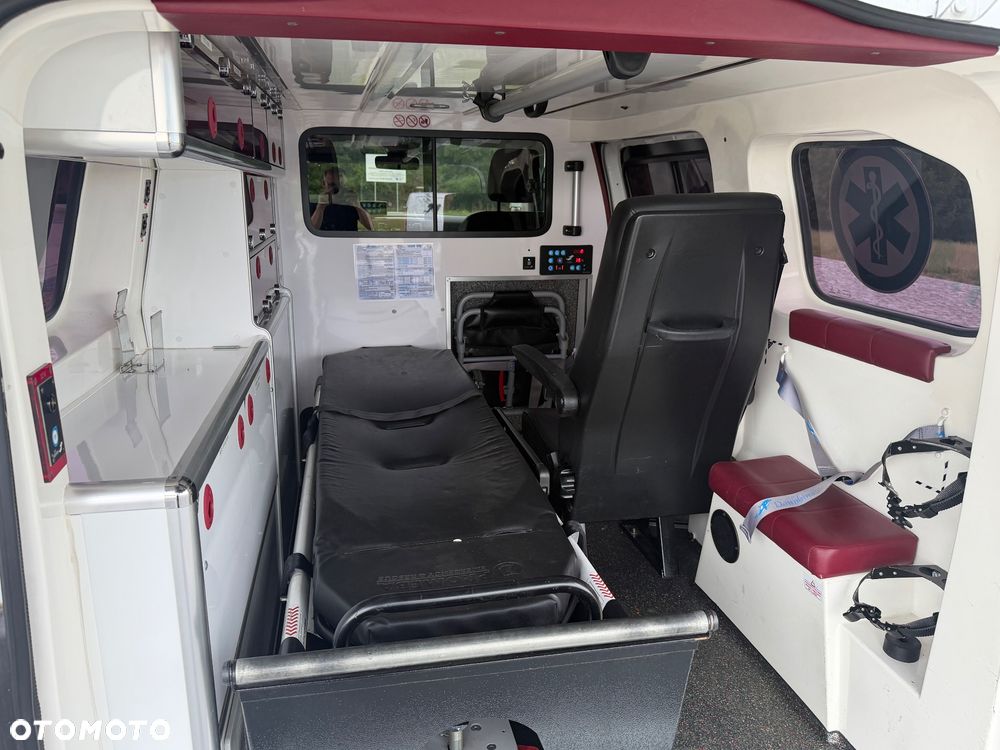 Opel Vivaro Karetka Ambulans Ambulance Sanitarny EN1789 - 9