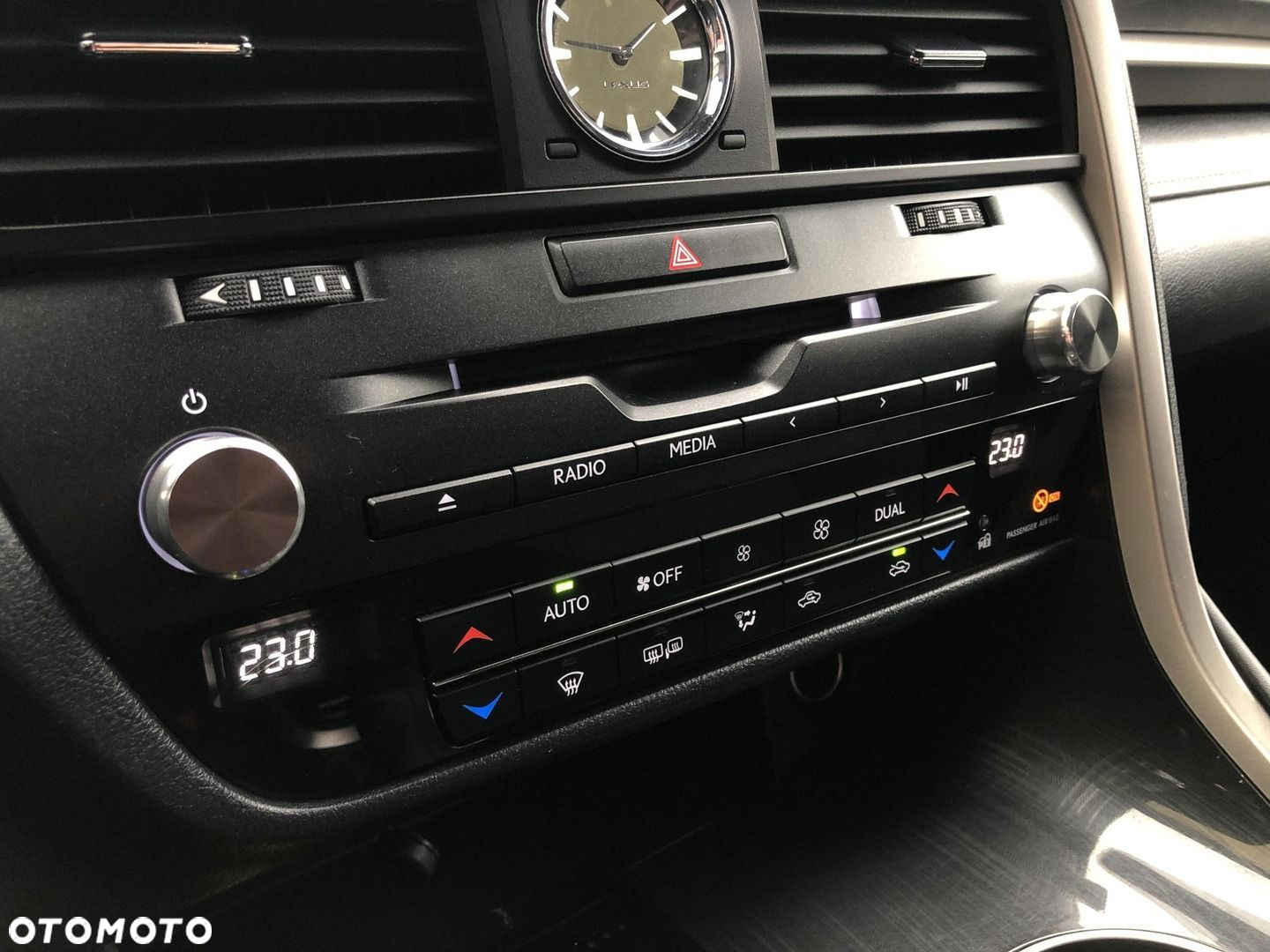 Lexus RX - 19