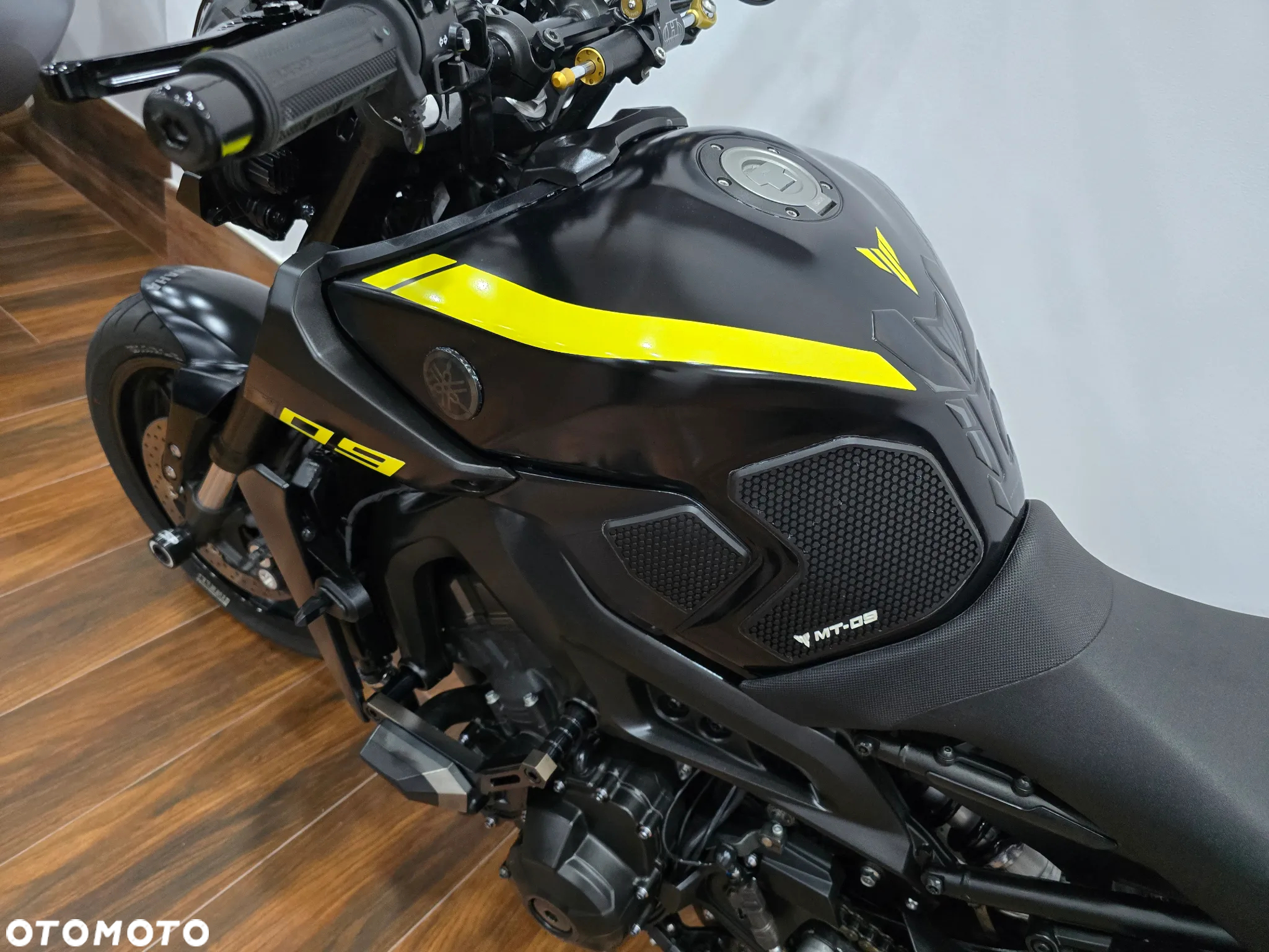 Yamaha MT - 28