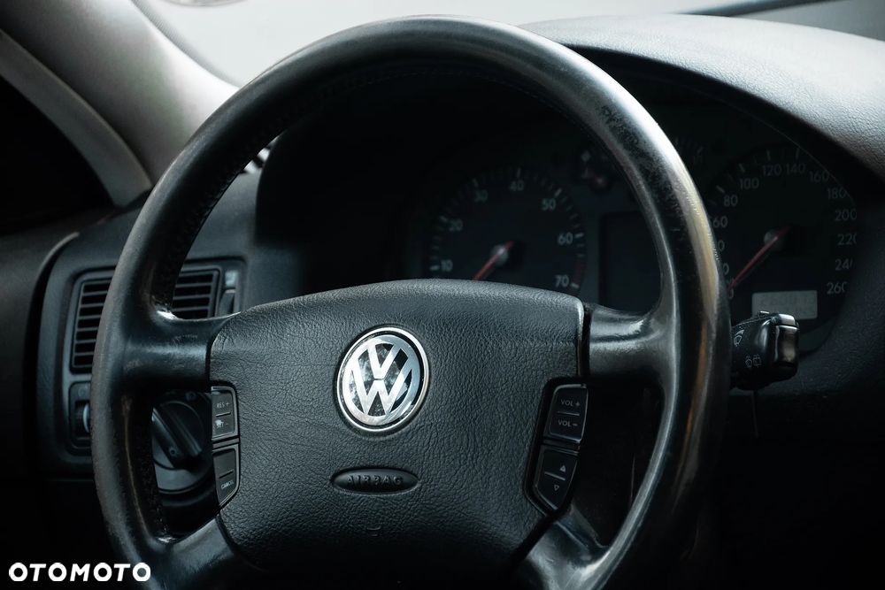 Volkswagen Golf - 12