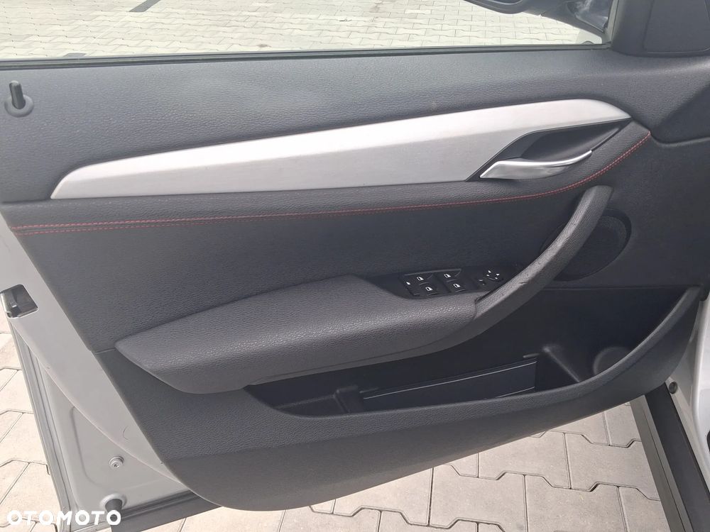 BMW X1 sDrive16d Sport Line - 24