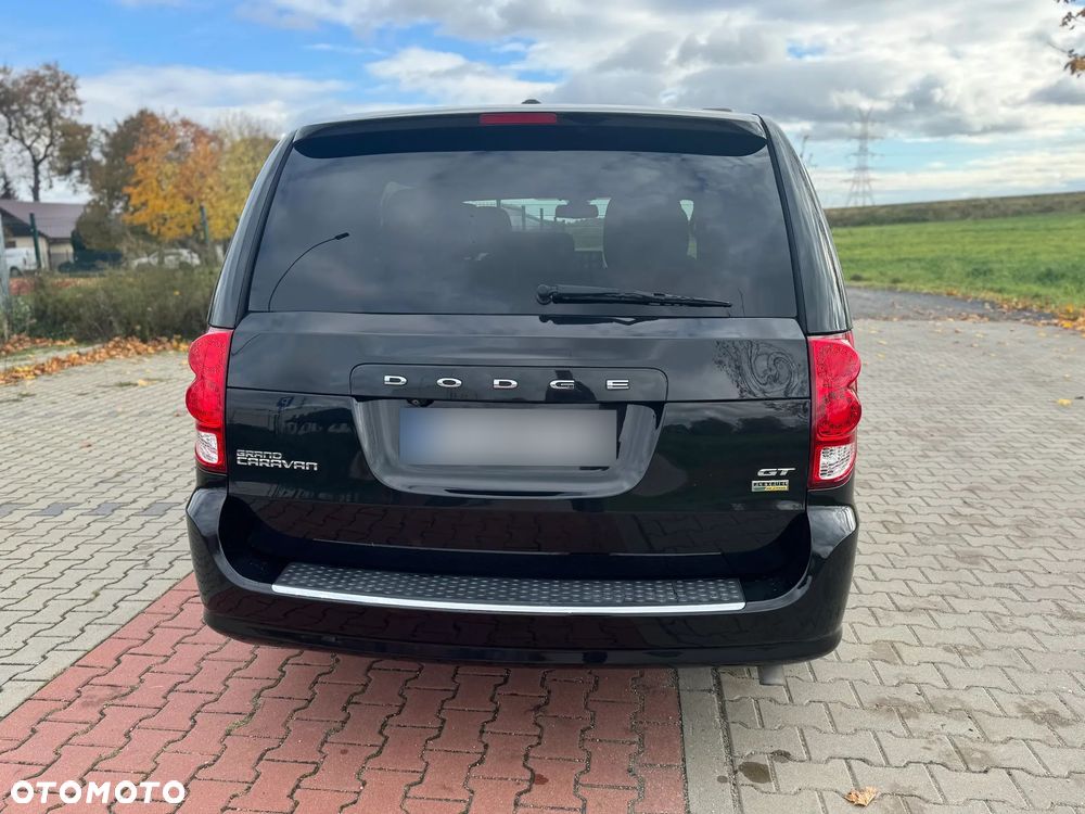 Dodge Grand Caravan - 4