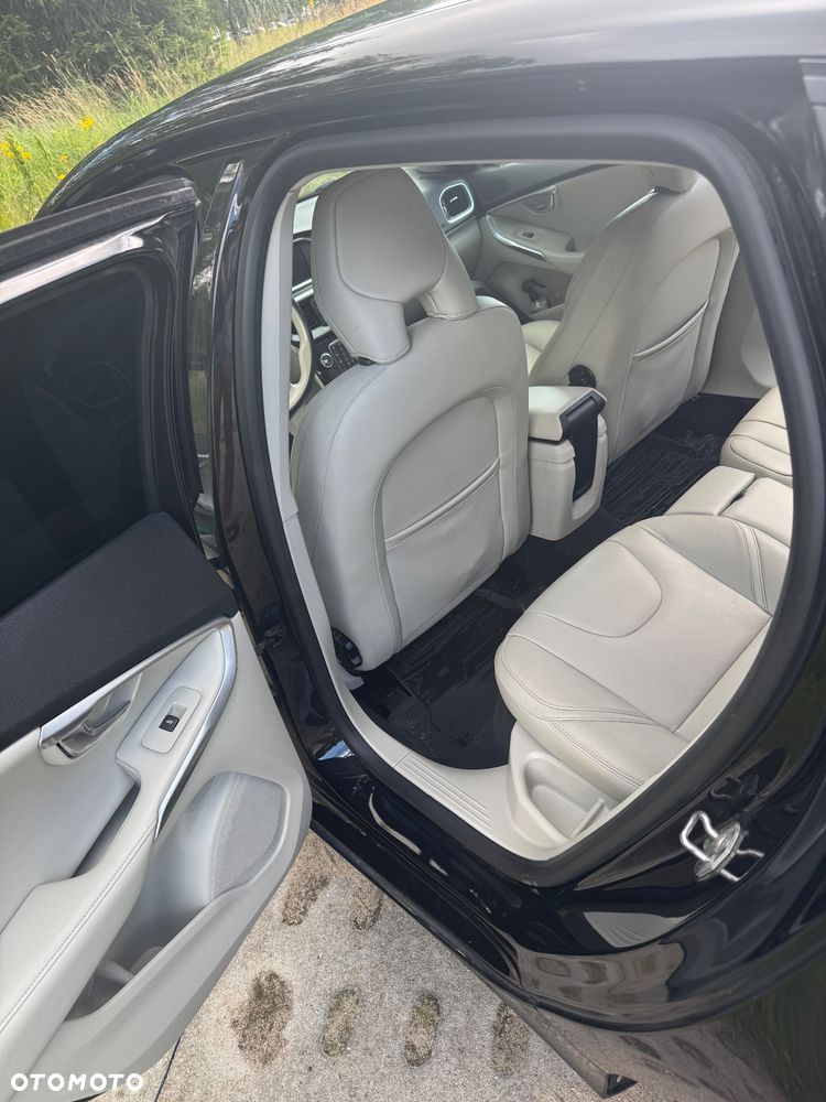 Volvo V40 D2 Drive-E R-Design Momentum - 28