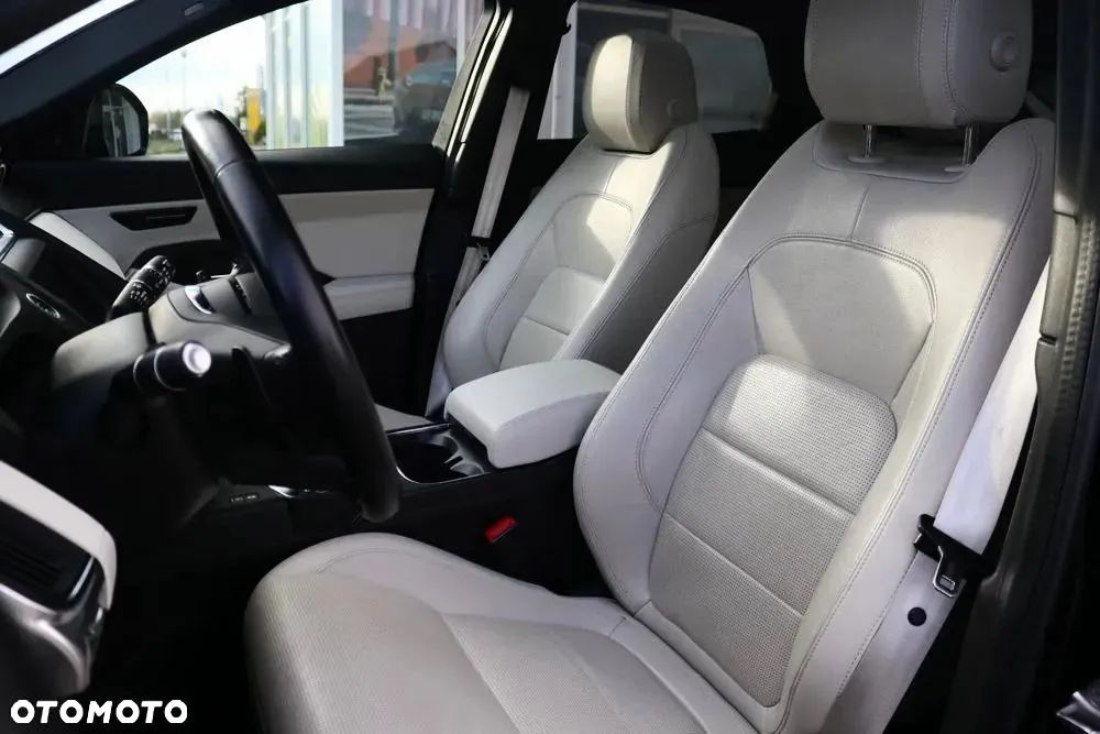 Jaguar E-Pace P300 AWD R-Dynamic SE - 15