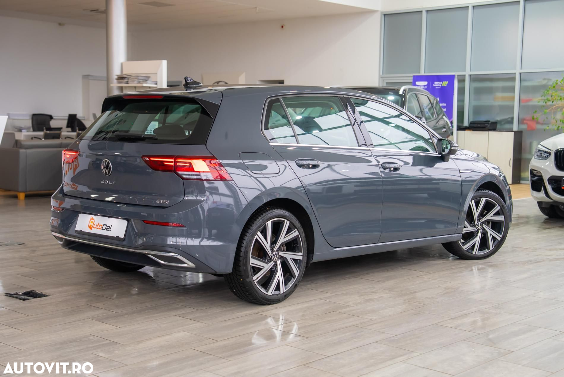 Volkswagen Golf 1.5 eTSI DSG MHEV Advanced - 4